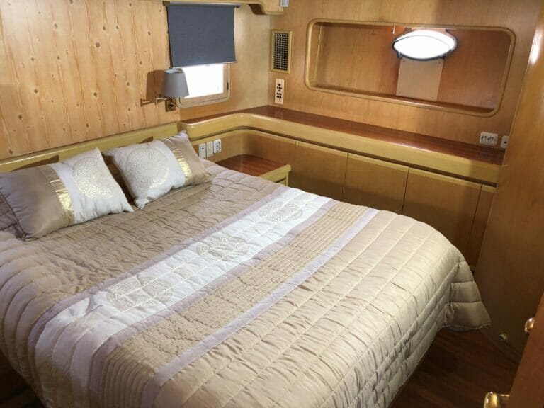 Explore Algarve yacht