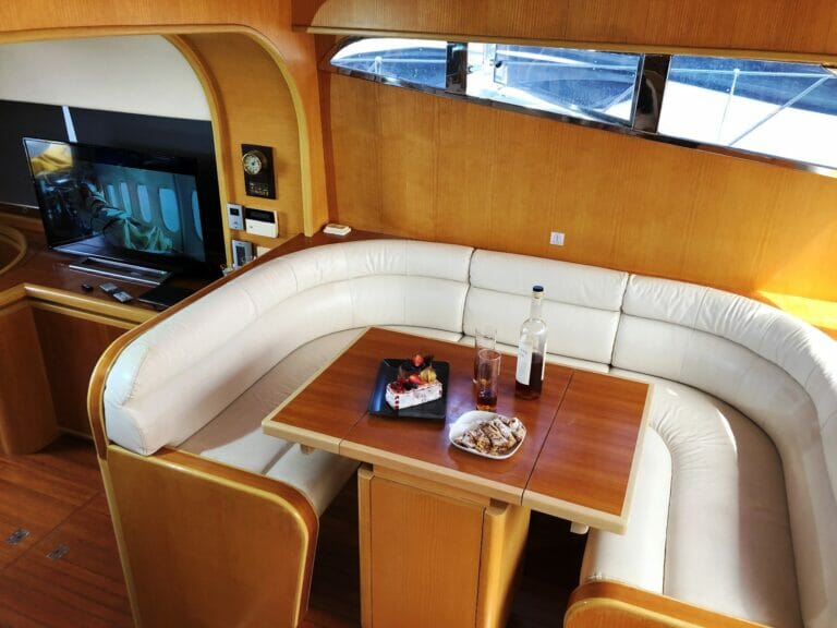 Explore Algarve yacht